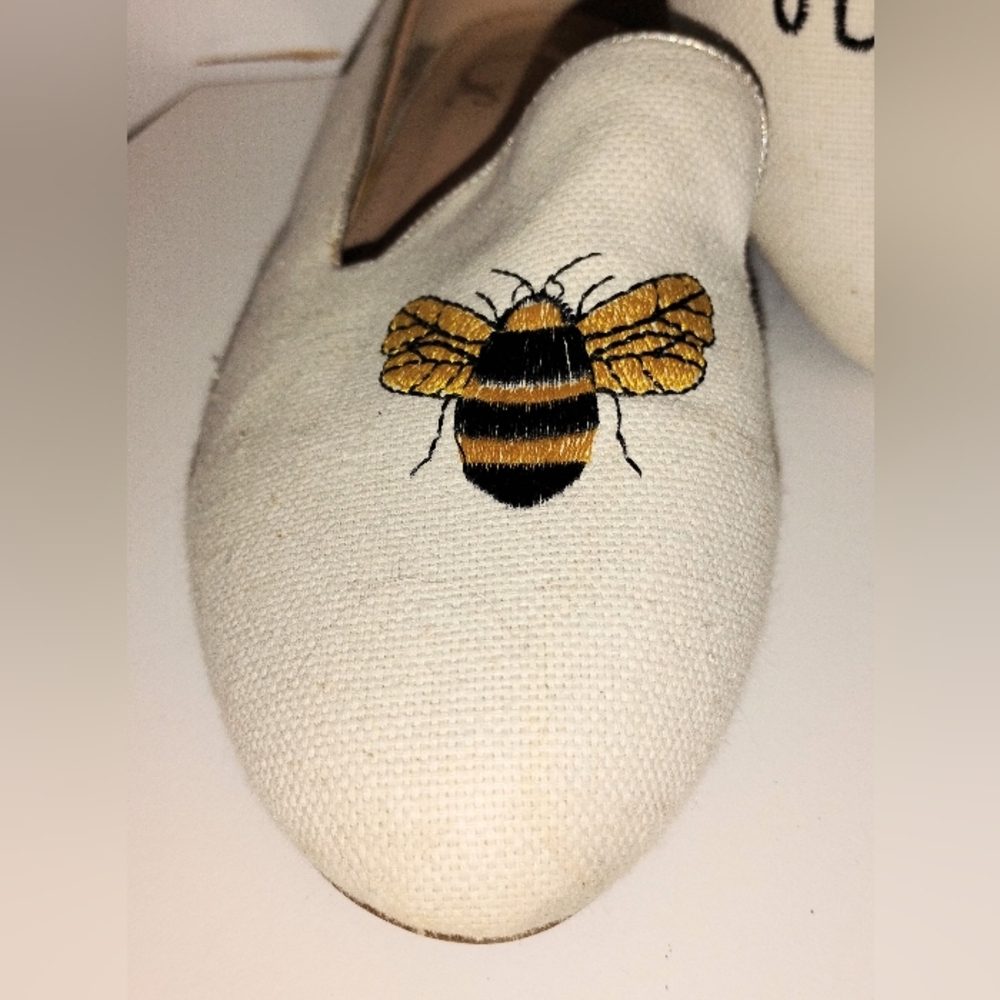 BEE HAPPY LINEN FLATS - Picture 4 of 9